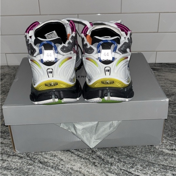 MENS BALENCIAGA RUNNERS SIZE 11 BRAND NEW - Picture 5 of 5